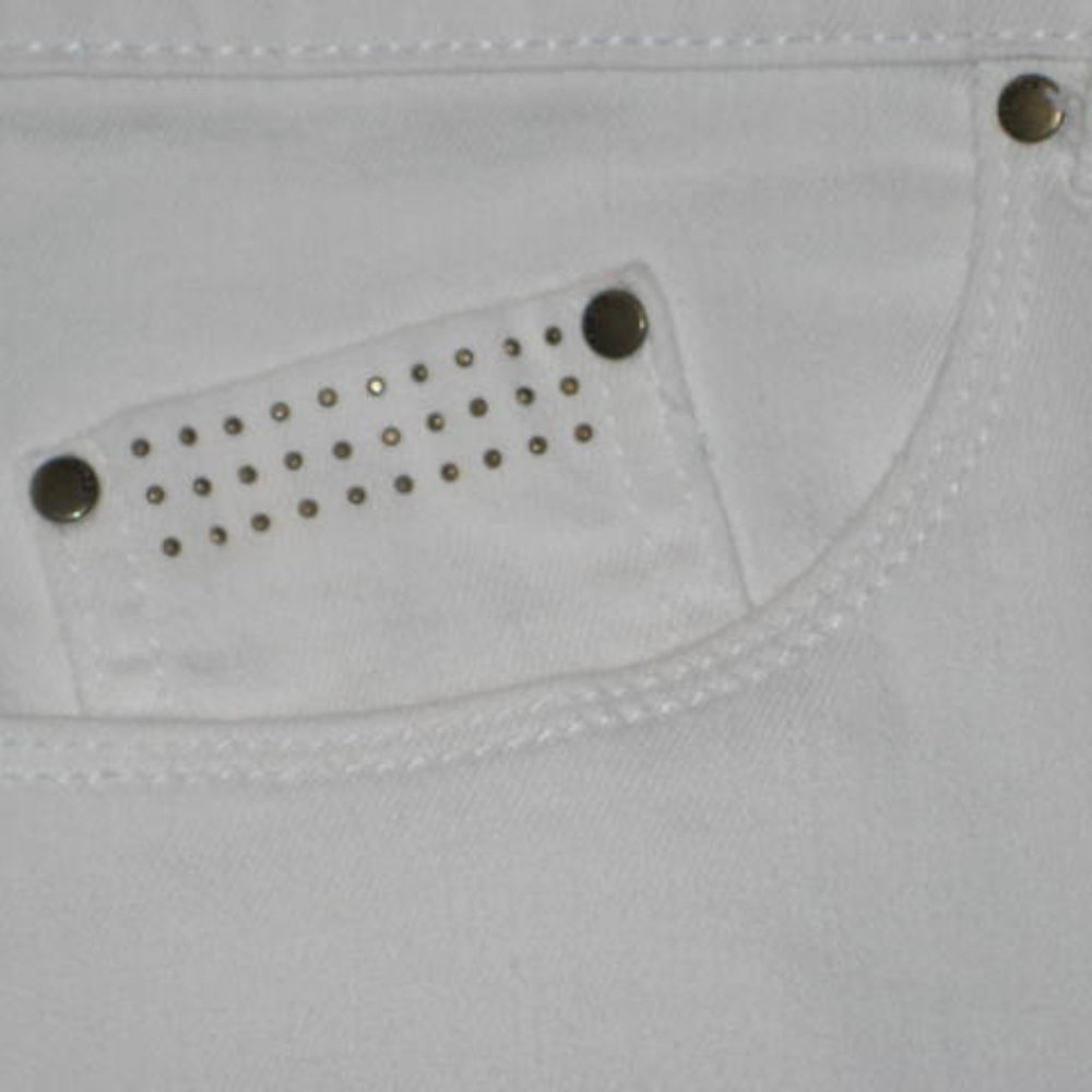 Chicos White Ankle Size 2.5 Platinum Skimmer 14 Embellished Studs Pocket Jeweled - Picture 10 of 14